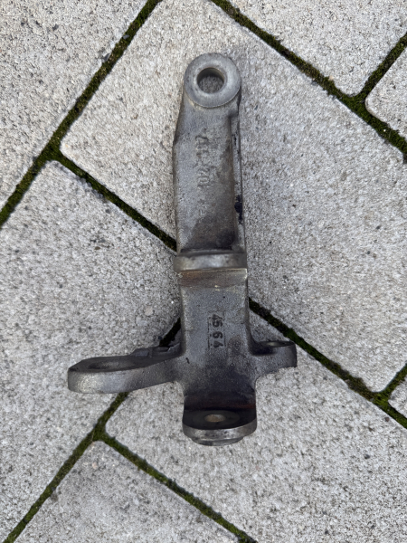 BMW M3 E30 Halter der Lichtmaschine Generator
