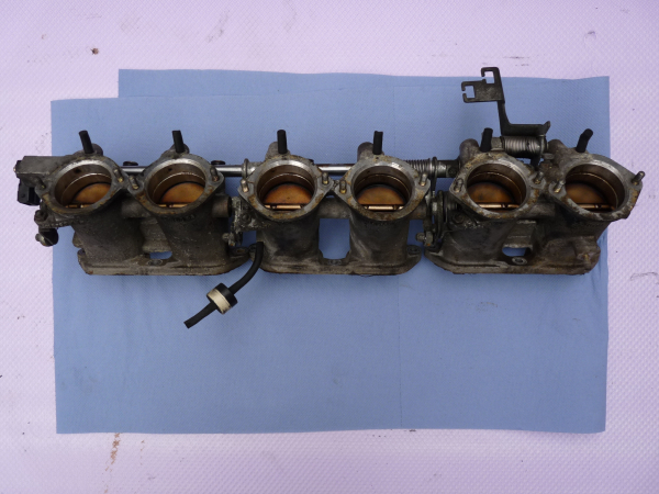 BMW M3 E36 intake plenum throttle bodies S50B30