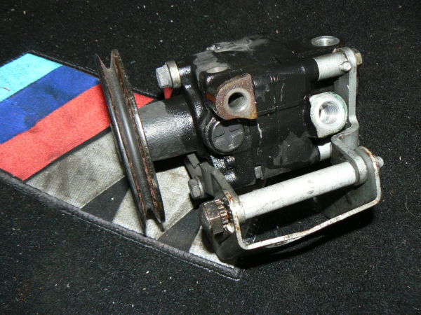 BMW M5 E34 Servopumpe steering pump Servolenkung S38